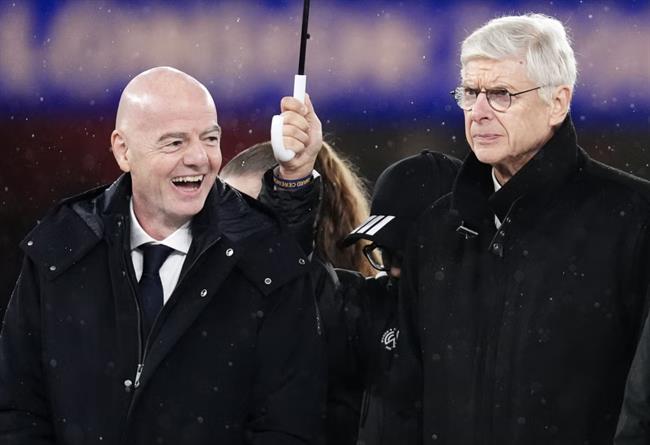 Wenger lên tiếng về kế hoạch gây tranh cãi của Infantino